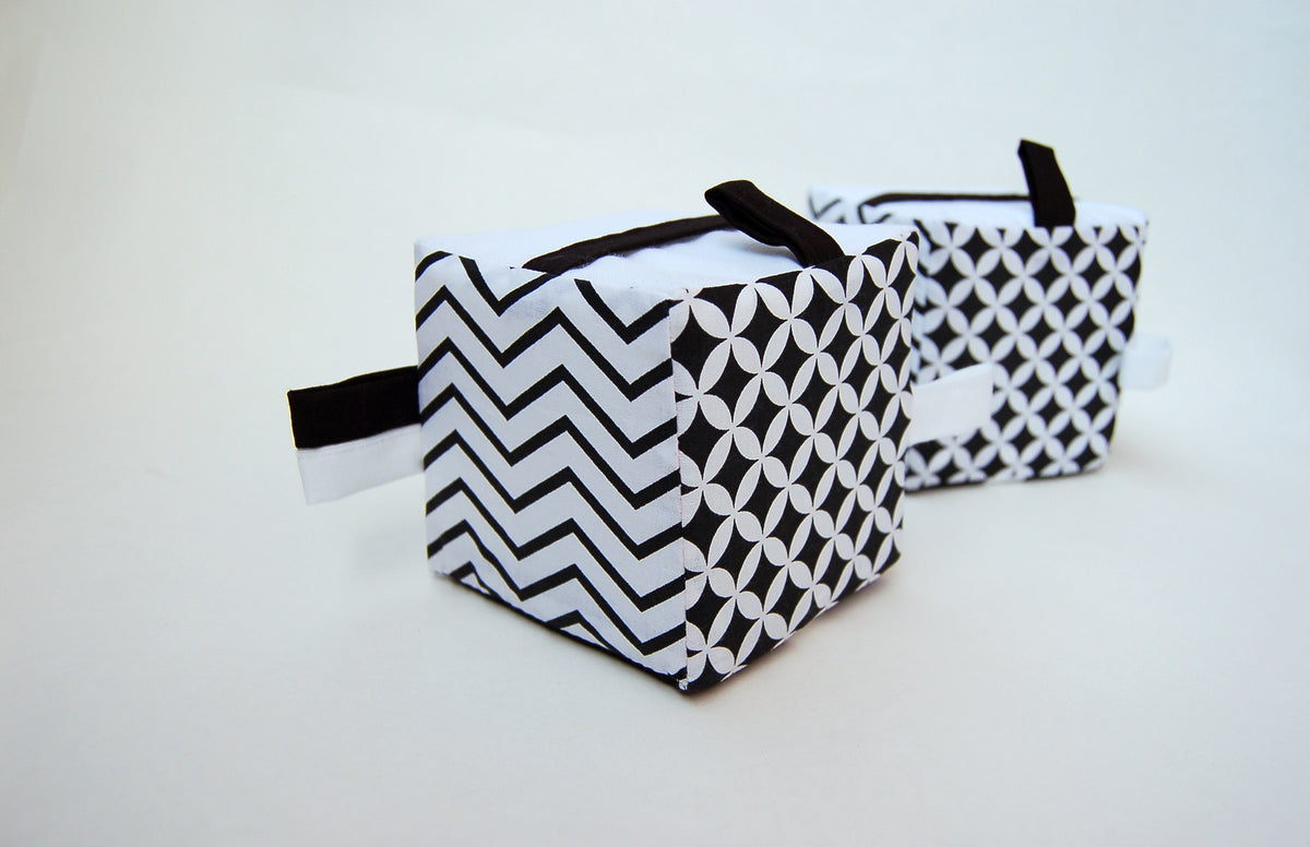 MyMoo Cubo sensoriale Busy cube - Bianconero