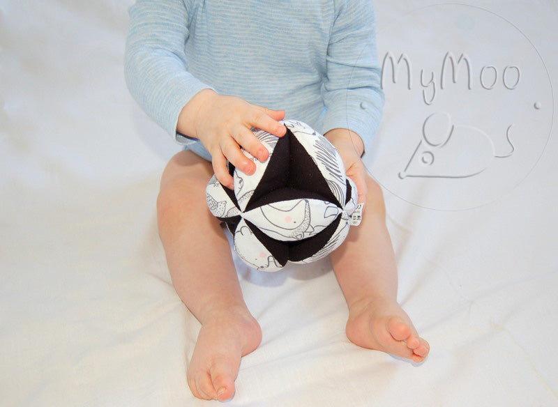 MyMoo Palla sensoriale Montessori - Animali di bosco/nero